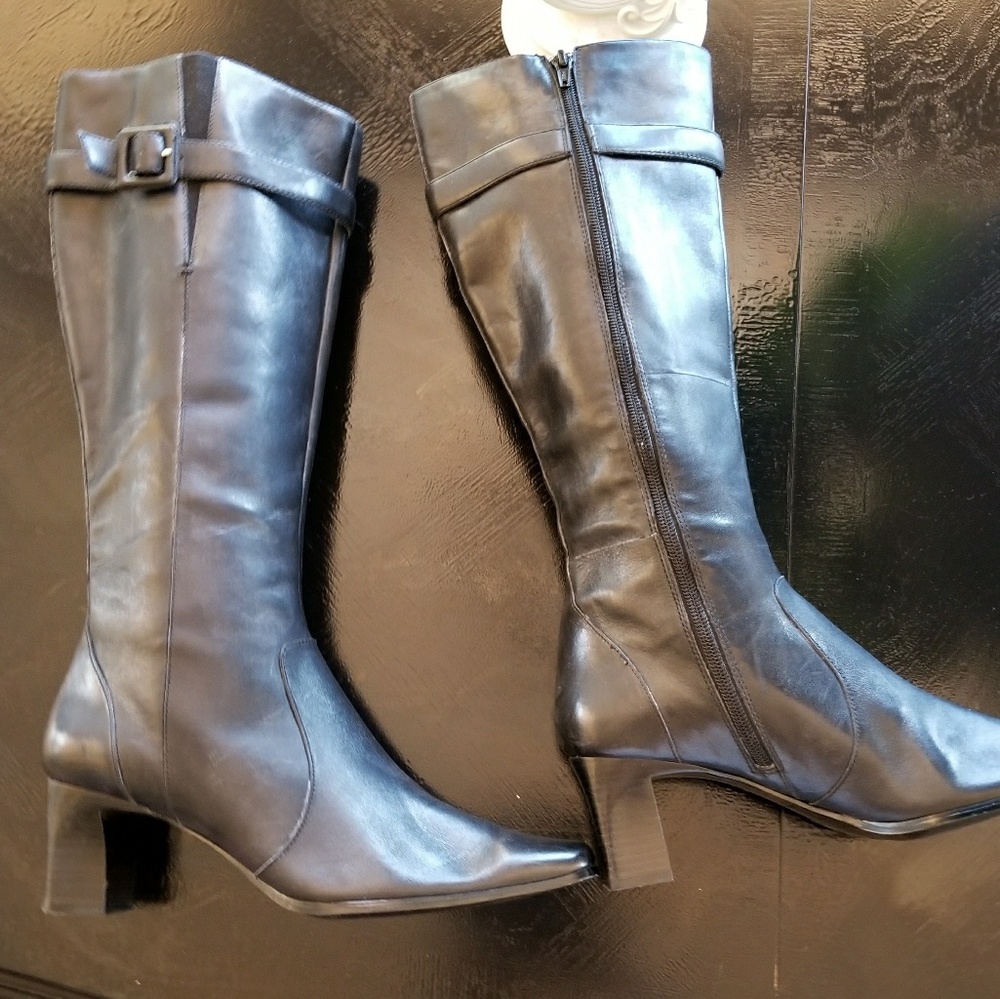 Anne Klein Black Leather Heeled Boots 8.5M - Picture 8 of 9